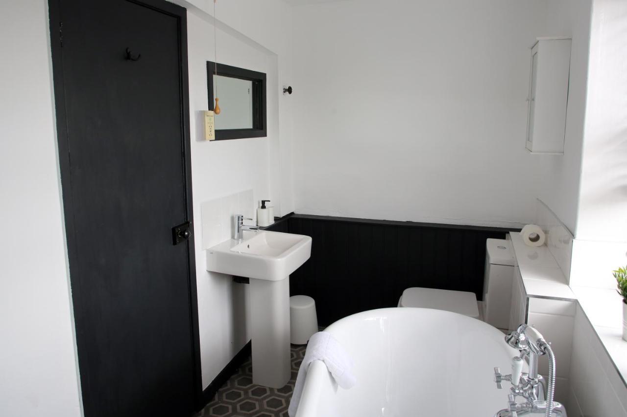 Luxury 3 Bed Apartment In The Heart Of スタンフォード エクステリア 写真