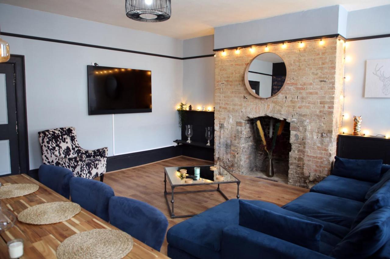 Luxury 3 Bed Apartment In The Heart Of スタンフォード エクステリア 写真